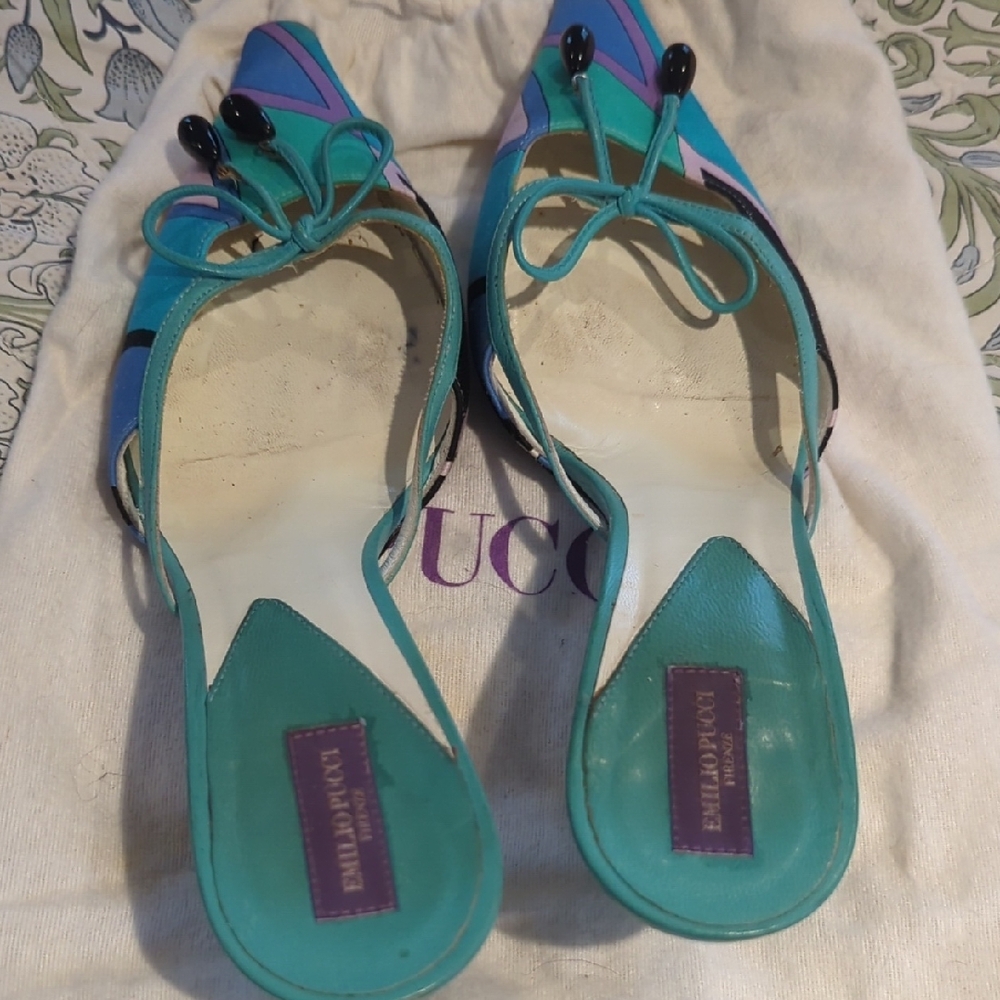 Emilio Pucci Silk Blue and Green Patterned Mules - Picture 5 of 10